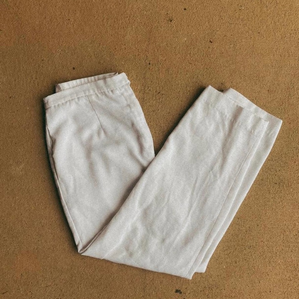 Vintage white high rise, straight leg pant from Patchington 100% Polyester